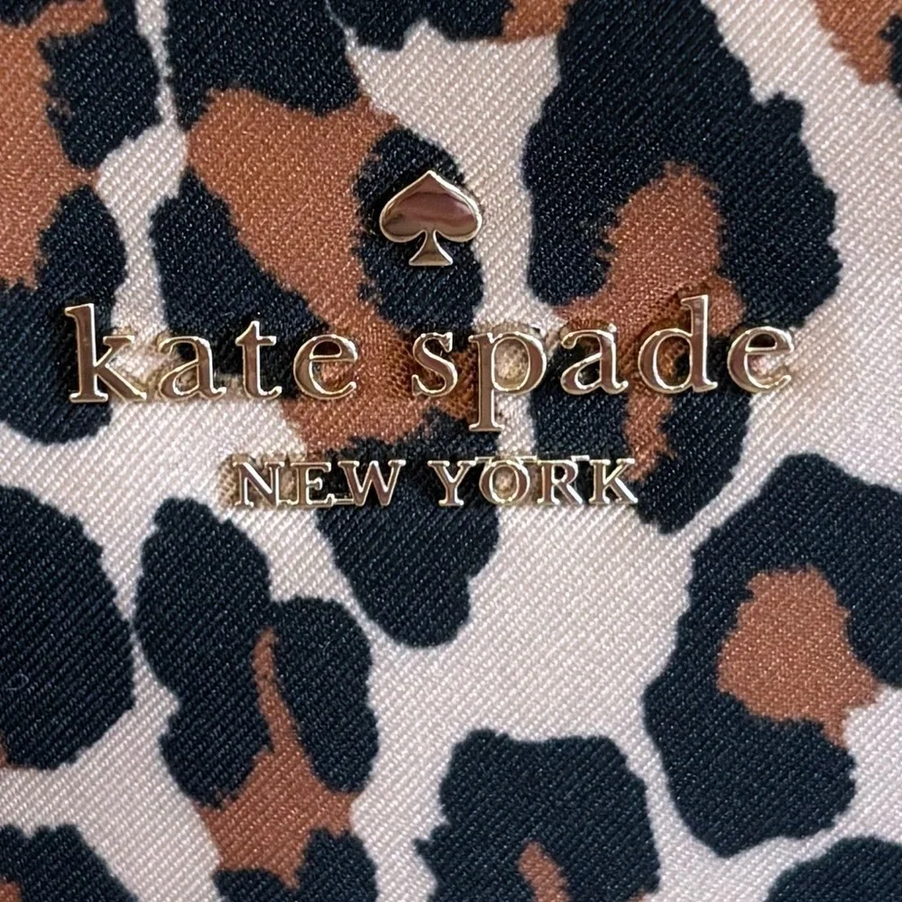 New Kate Spade Chelsea Spotted Leopard Brown Medium Wristlet